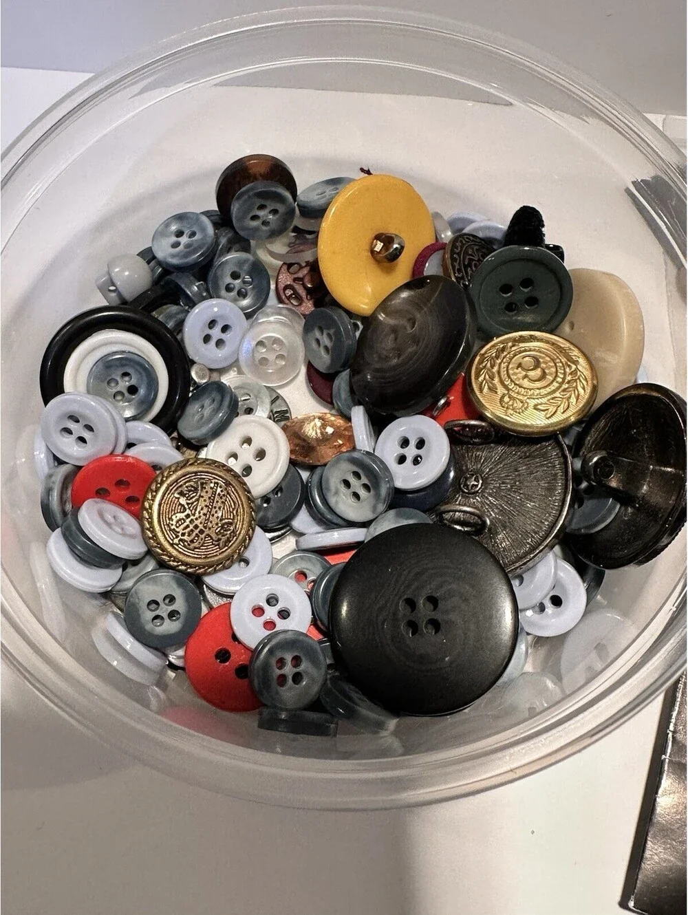 Vintage & Modern Assorted Sewing Buttons Bulk Lot Crafting Alfani Gitano Metal